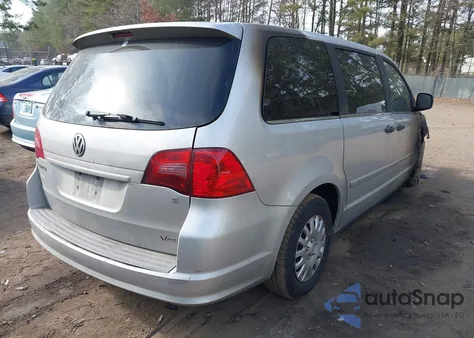 2010 Volkswagen Routan S z USA, uszkodzony, nr VIN 2V4RW4D17AR406760